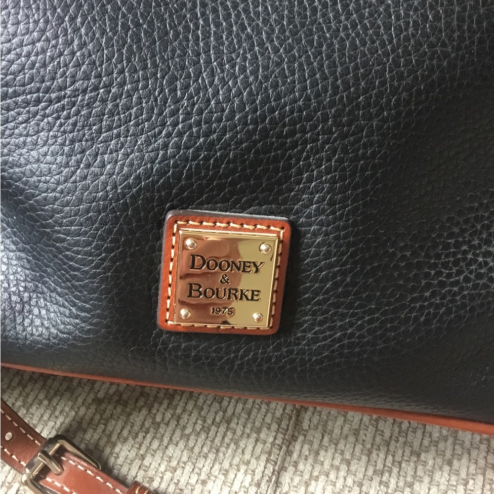 Dooney & Bourke Black pebble leather crossbody purse - Picture 3 of 10